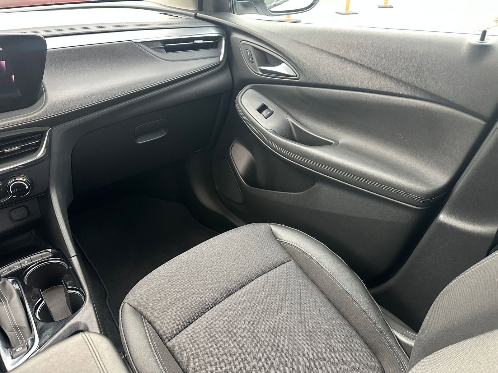 Used 2025 Buick Encore GX Preferred image 33