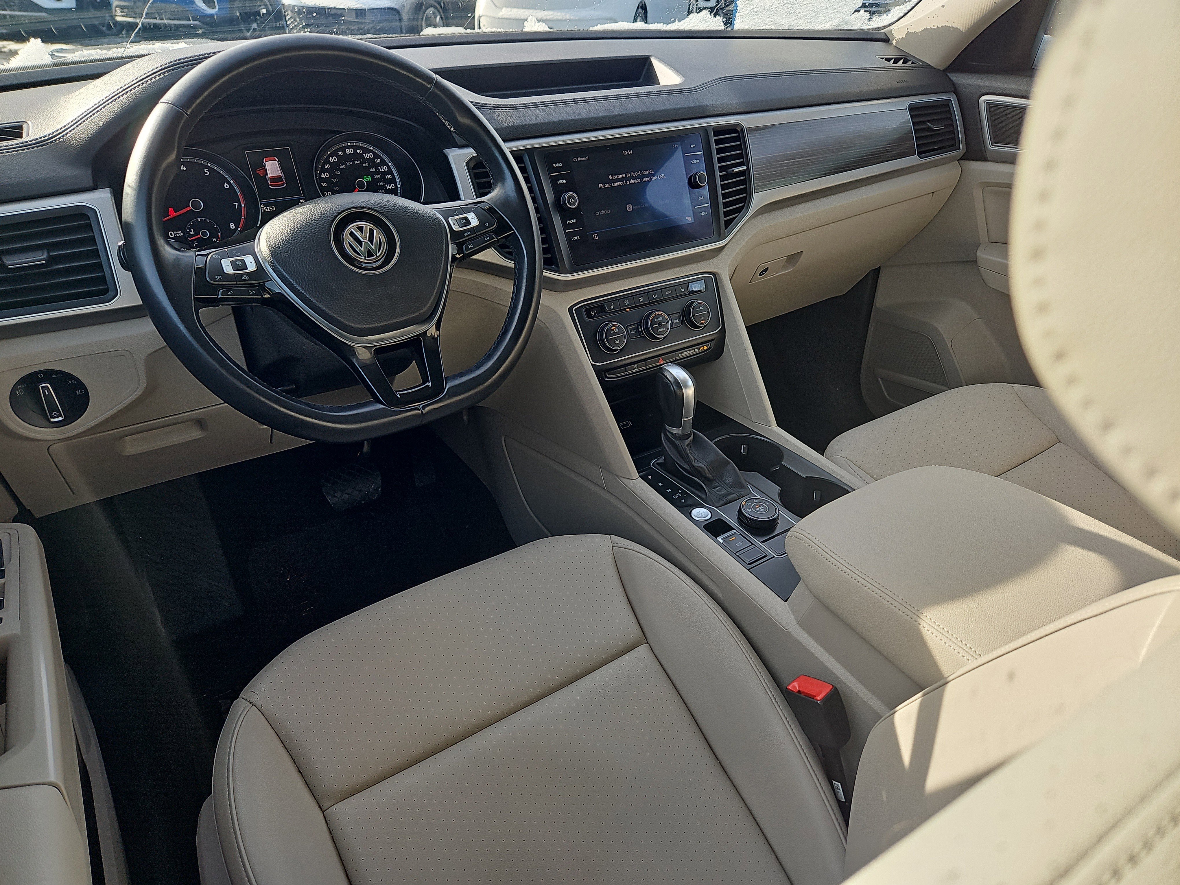 Used 2019 Volkswagen Atlas SE w/ Panoramic Sunroof Package image 3
