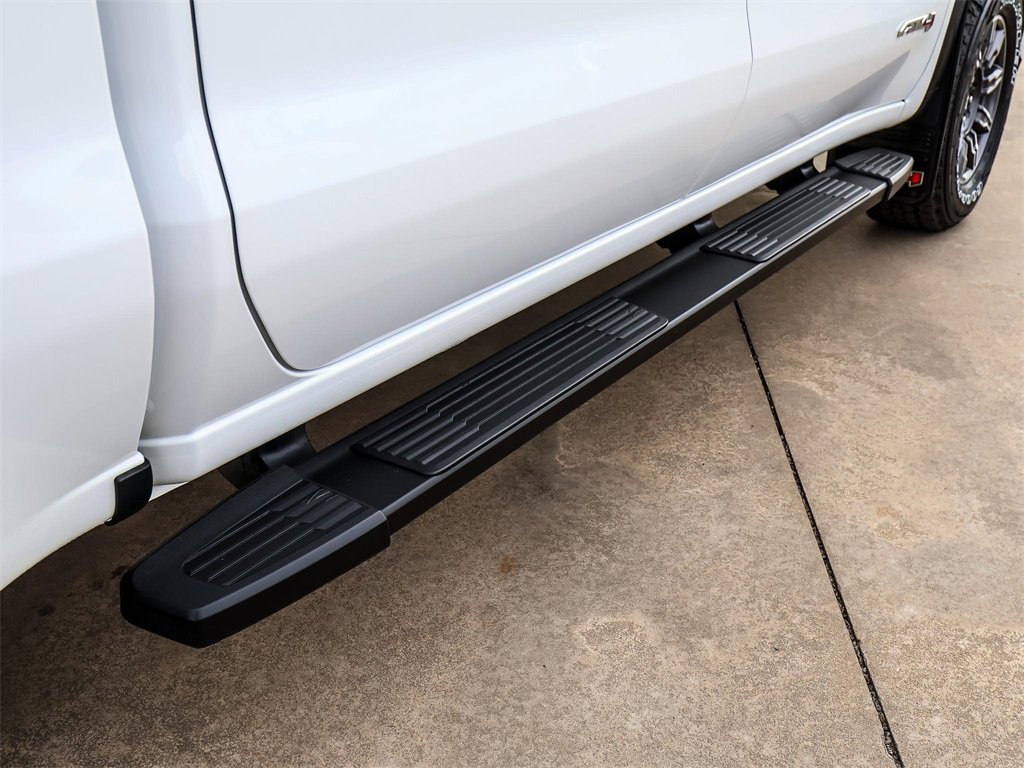 Used 2024 GMC Sierra 1500 AT4 w/ Technology Package image 10