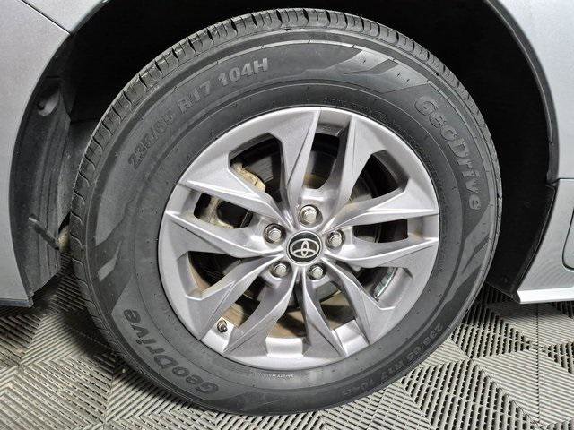 Certified 2024 Toyota Sienna XLE image 11