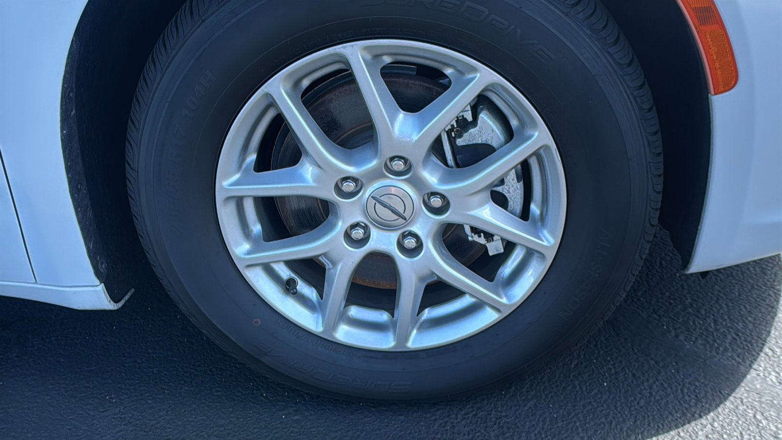 Used 2023 Chrysler Pacifica Touring-L image 9