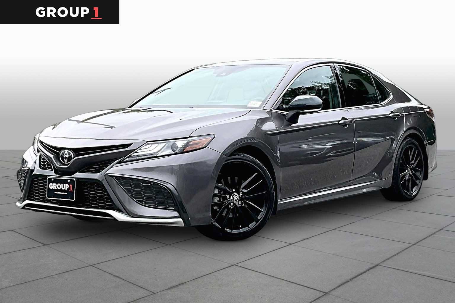 Used 2021 Toyota Camry XSE FWD image 1