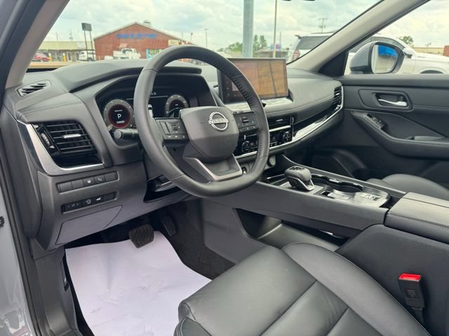 Used 2025 Nissan Rogue SL w/ Tech Package FWD image 20