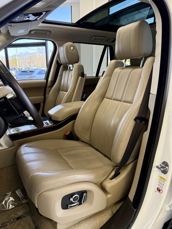 Used 2017 Land Rover Range Rover HSE image 14