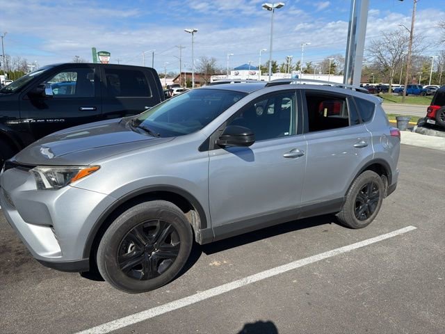 Used 2016 Toyota RAV4 LE image 2