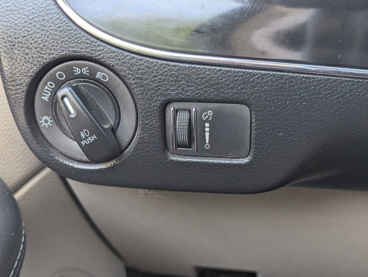 Used 2019 Dodge Grand Caravan SXT image 28