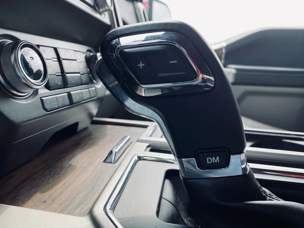 Used 2019 Ford F150 Lariat w/ Equipment Group 502A Luxury AWD/4WD image 21