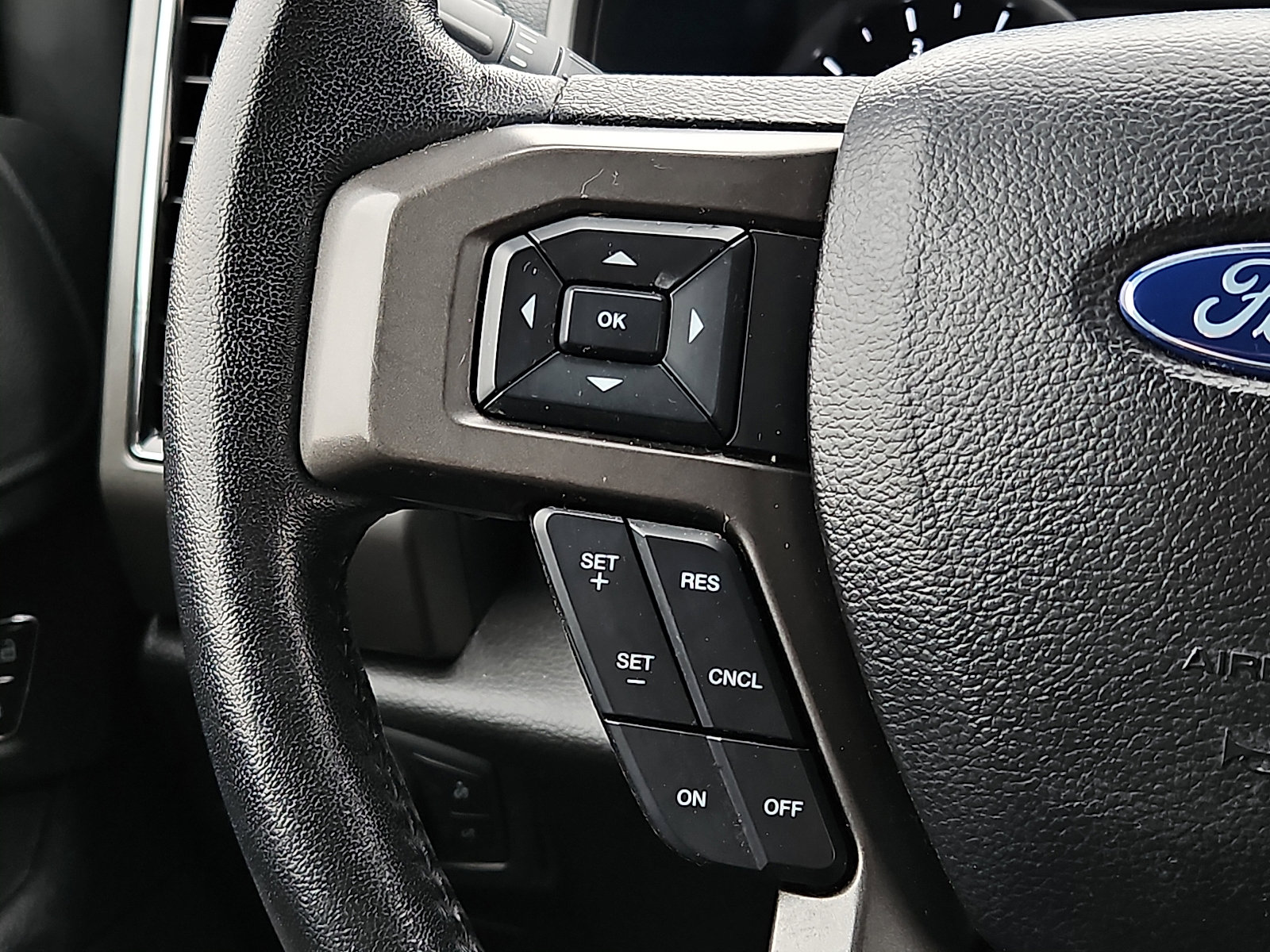 Used 2020 Ford Expedition XLT image 20