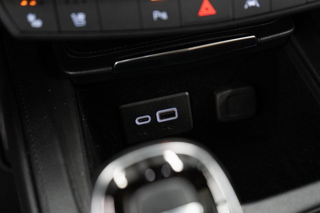 Used 2024 Cadillac XT4 Premium Luxury image 34