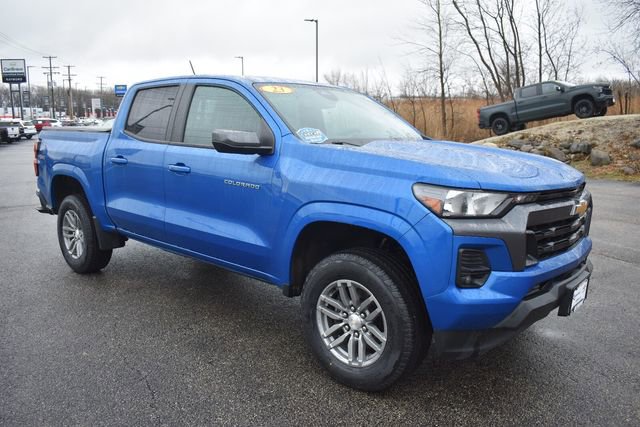 Used 2023 Chevrolet Colorado LT w/ LT Convenience Package II AWD/4WD image 11