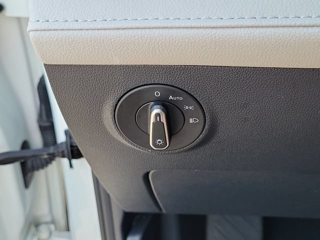 Certified 2025 Volkswagen Taos S FWD image 25