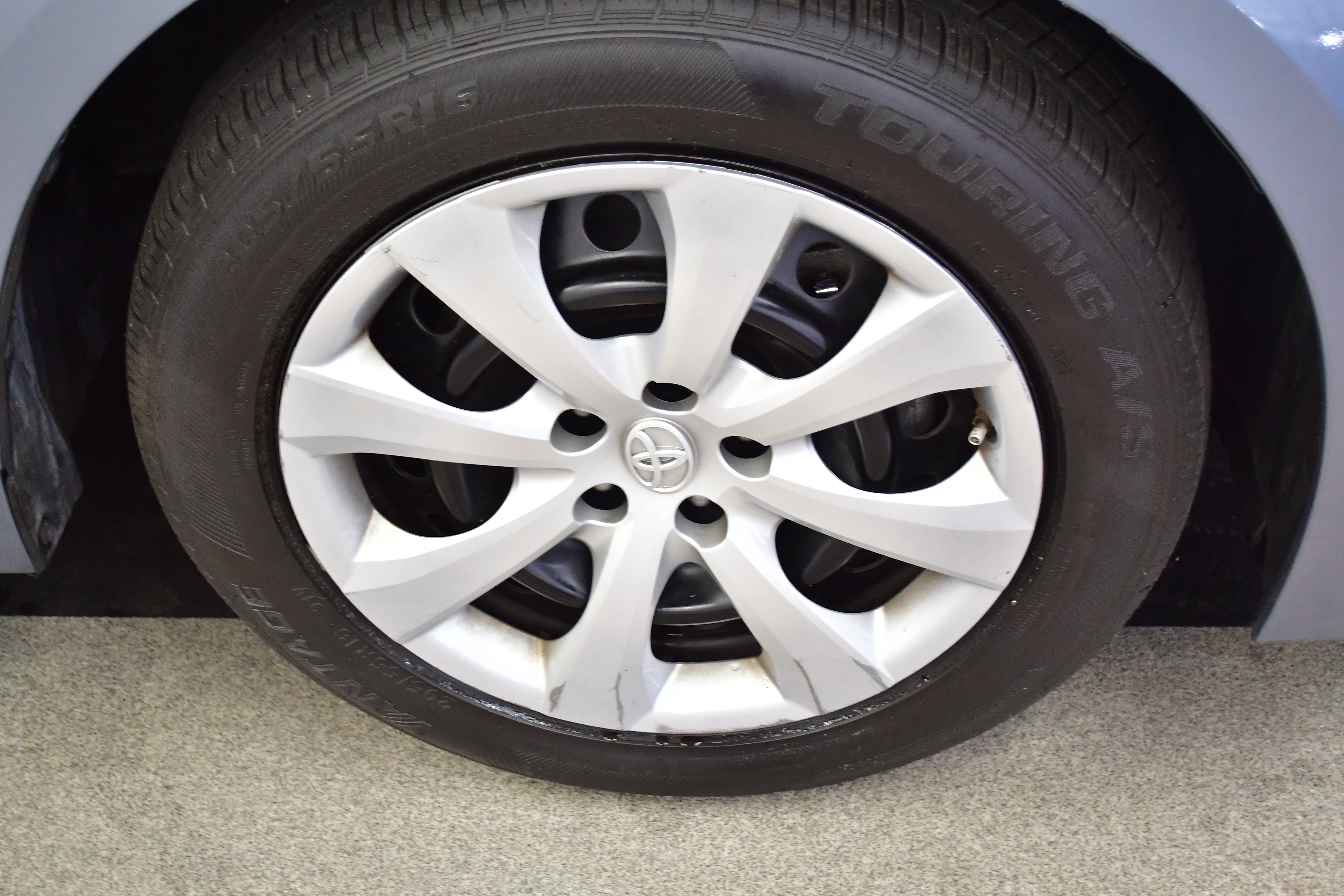 Used 2022 Toyota Corolla LE FWD image 32