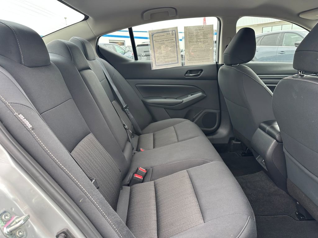 Used 2025 Nissan Altima 2.5 SV FWD image 16