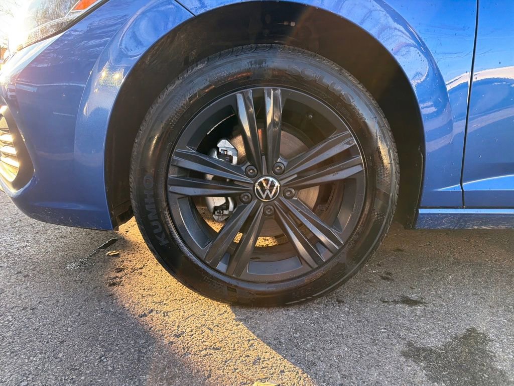 Used 2023 Volkswagen Jetta SE w/ Panoramic Sunroof Package image 32