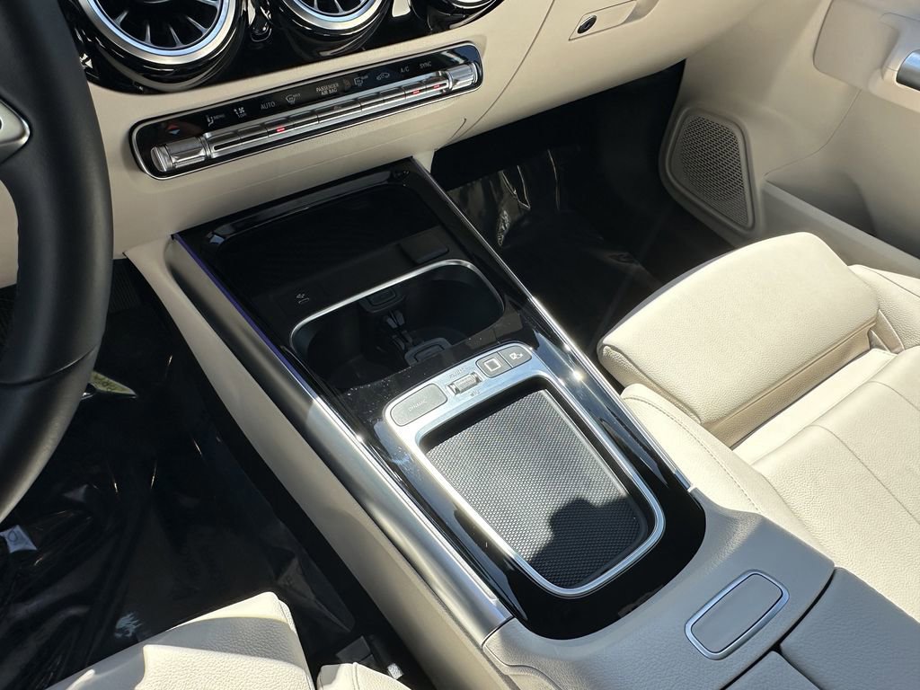 Certified 2025 Mercedes-Benz GLA 250 image 32