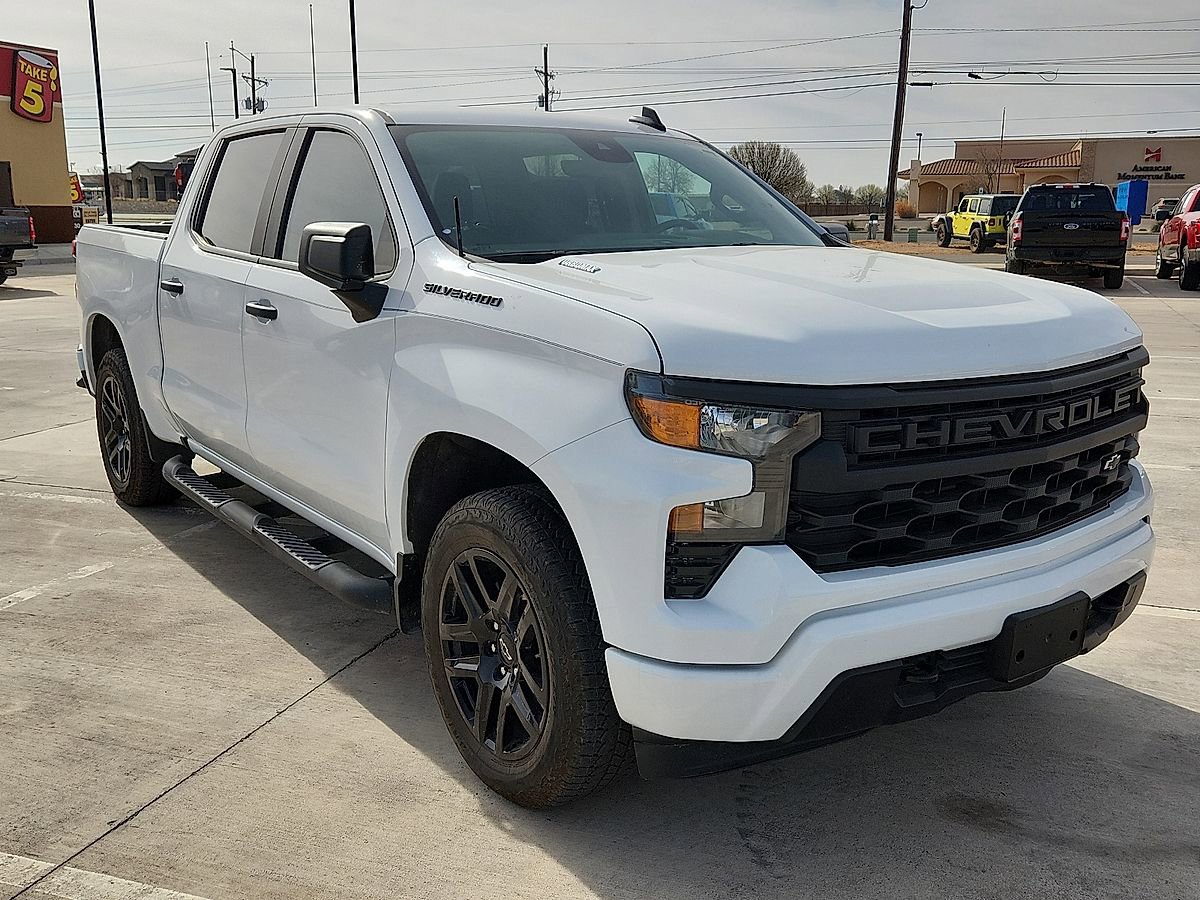 Used 2024 Chevrolet Silverado 1500 Custom w/ Turbomax Blackout Package image 4