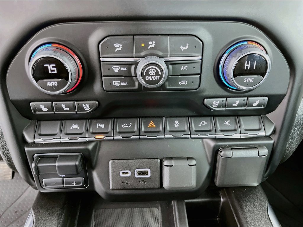 Used 2022 Chevrolet Silverado 1500 High Country w/ Technology Package AWD/4WD image 20