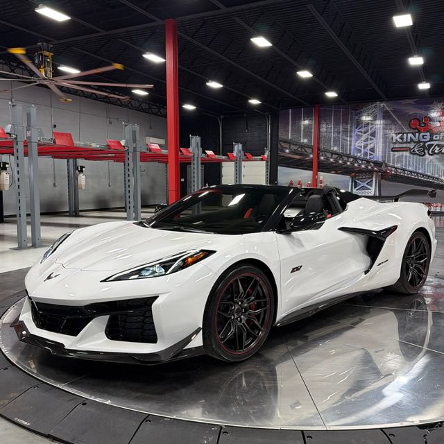 Used 2023 Chevrolet Corvette Z06 w/ Z07 Performance Package RWD image 20