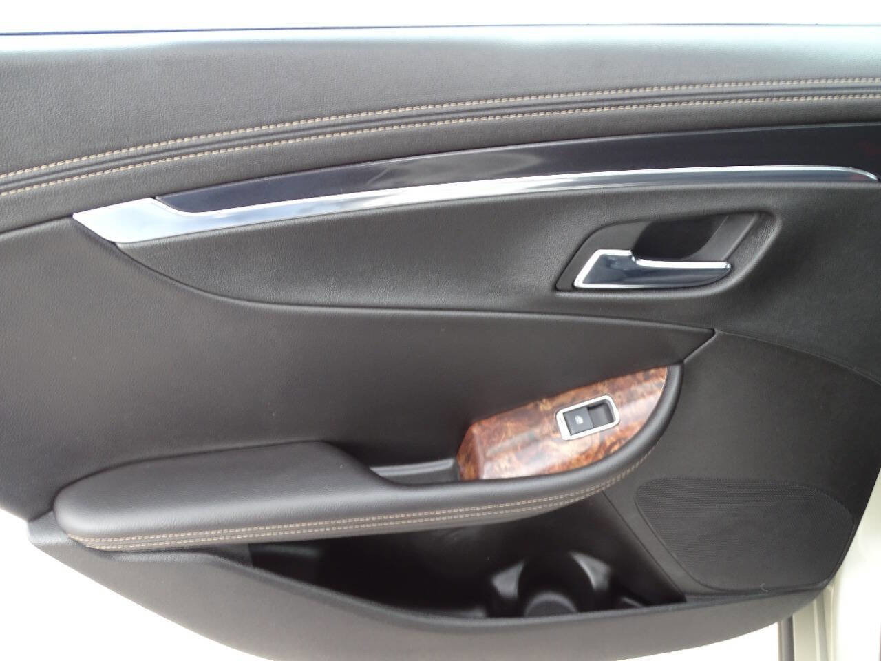 Used 2014 Chevrolet Impala LT FWD image 28