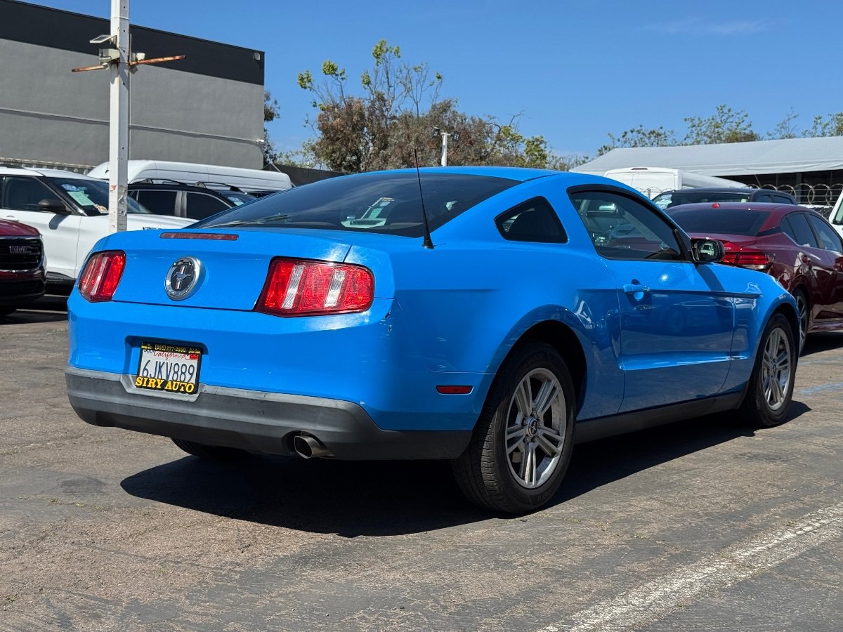 Used 2010 Ford Mustang Coupe RWD image 9