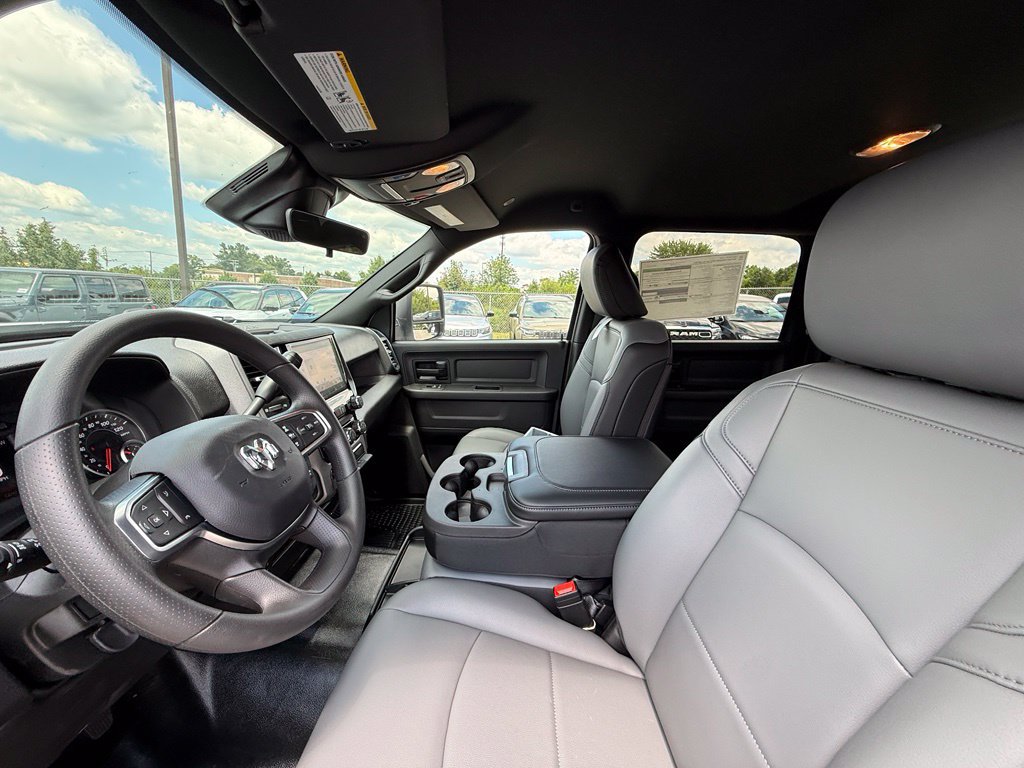 New 2026 RAM 3500 Tradesman AWD/4WD image 13
