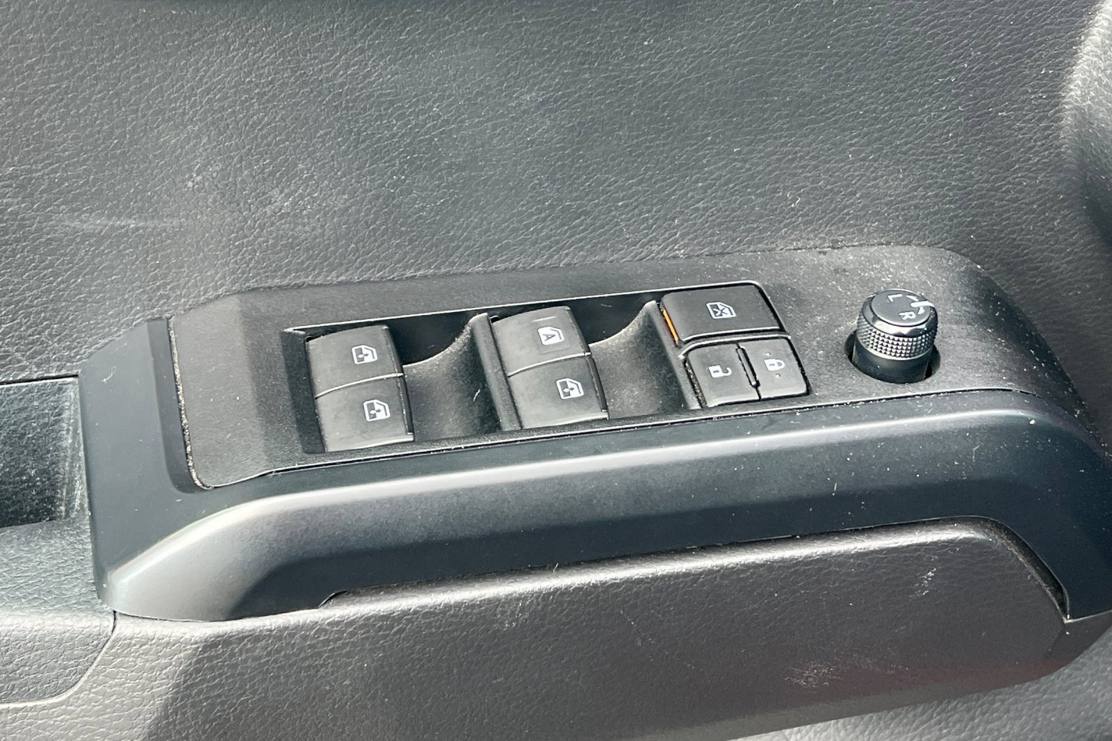 Used 2022 Toyota Tacoma SR image 12