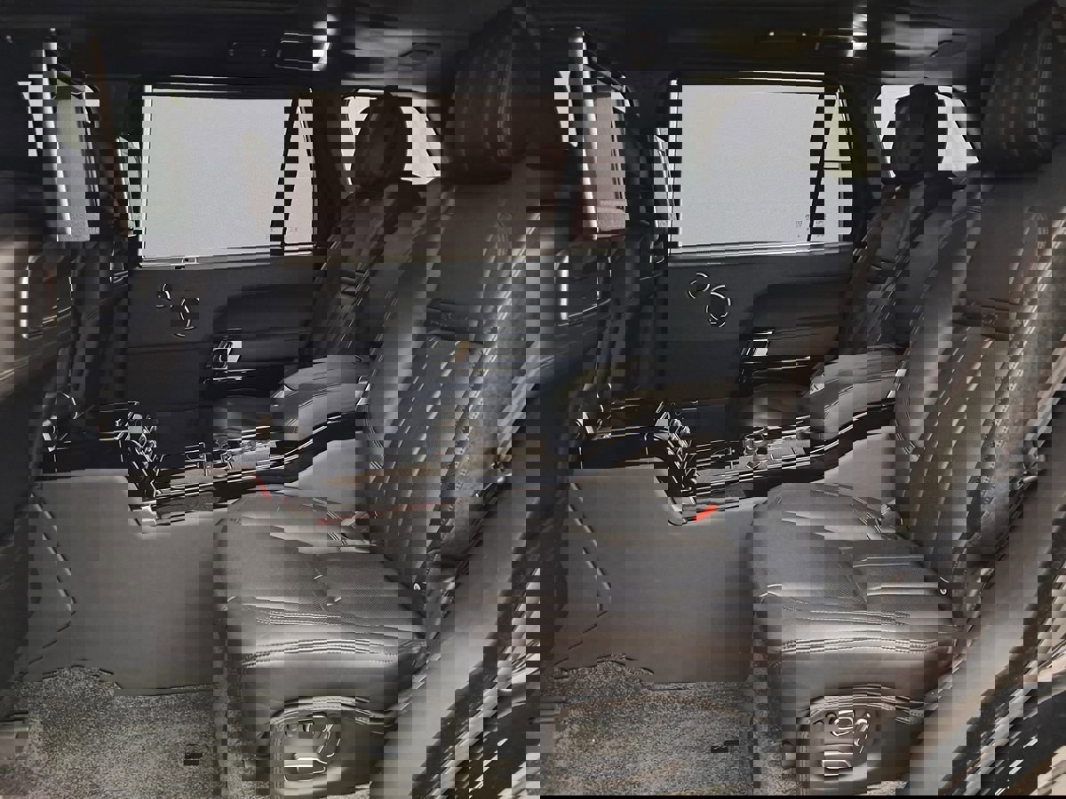 Used 2015 Land Rover Range Rover Long Wheelbase Autobiography image 45