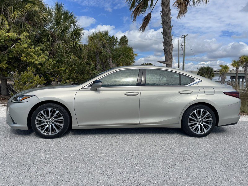 Used 2021 Lexus ES 350 w/ Premium Package image 3