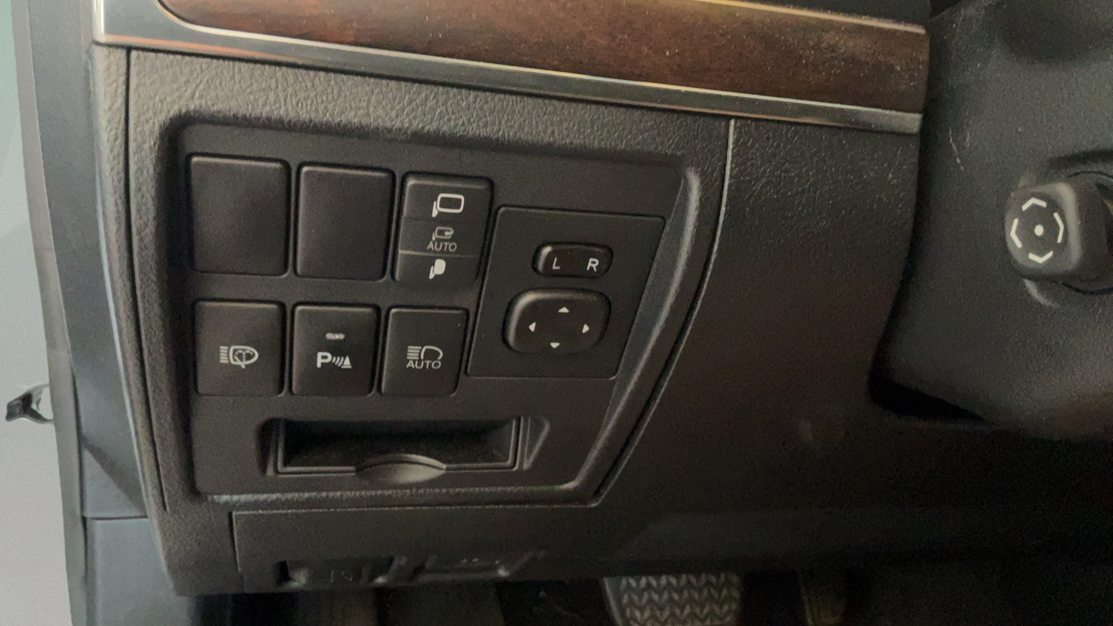 Used 2019 Toyota Land Cruiser AWD/4WD image 20