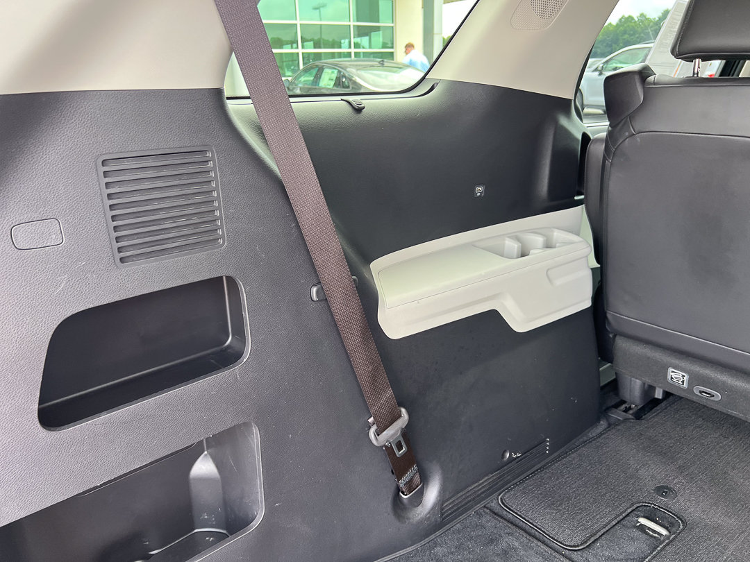 Used 2024 Kia Carnival EX FWD image 8