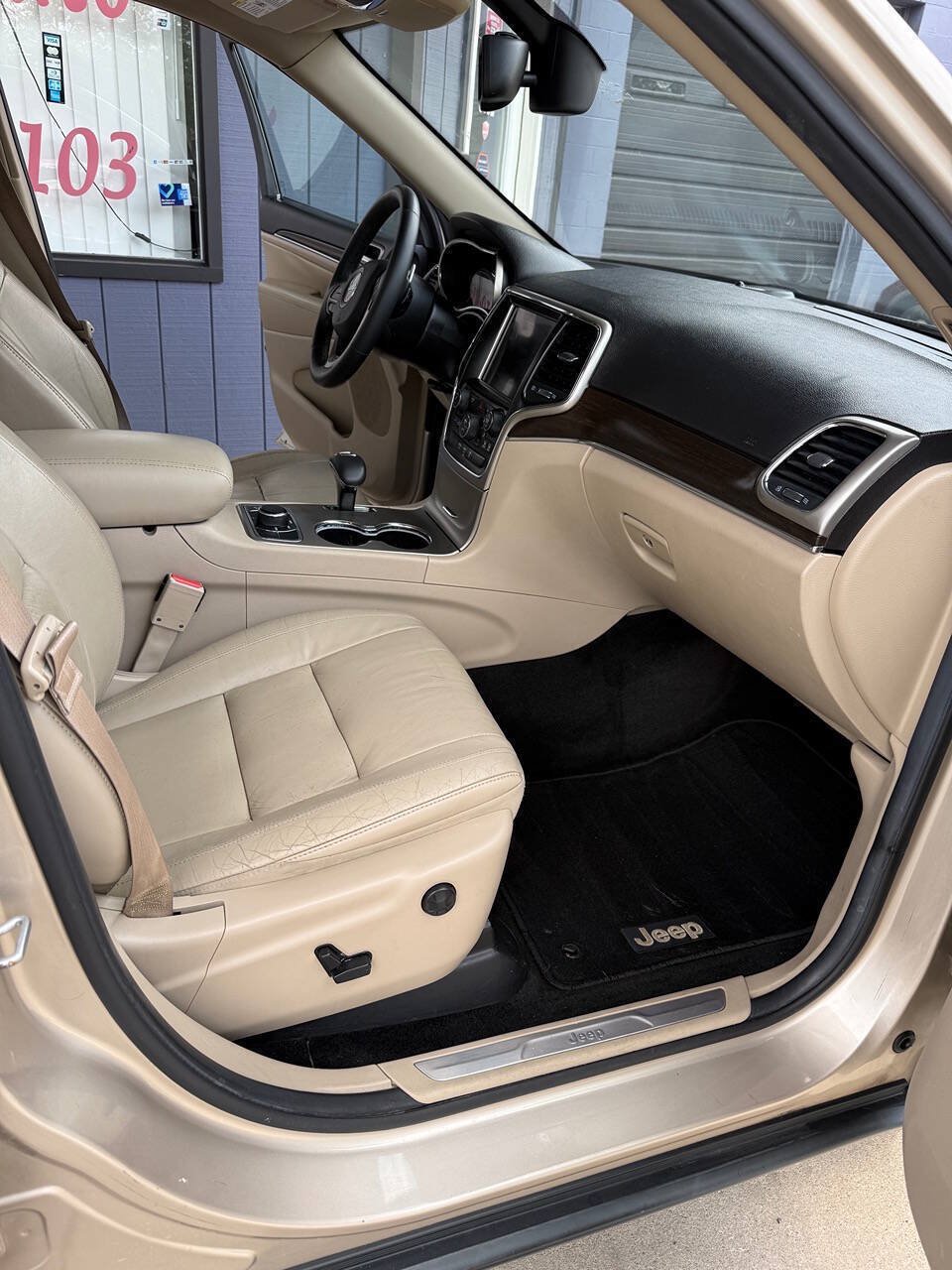 Used 2014 Jeep Grand Cherokee Limited AWD/4WD image 12