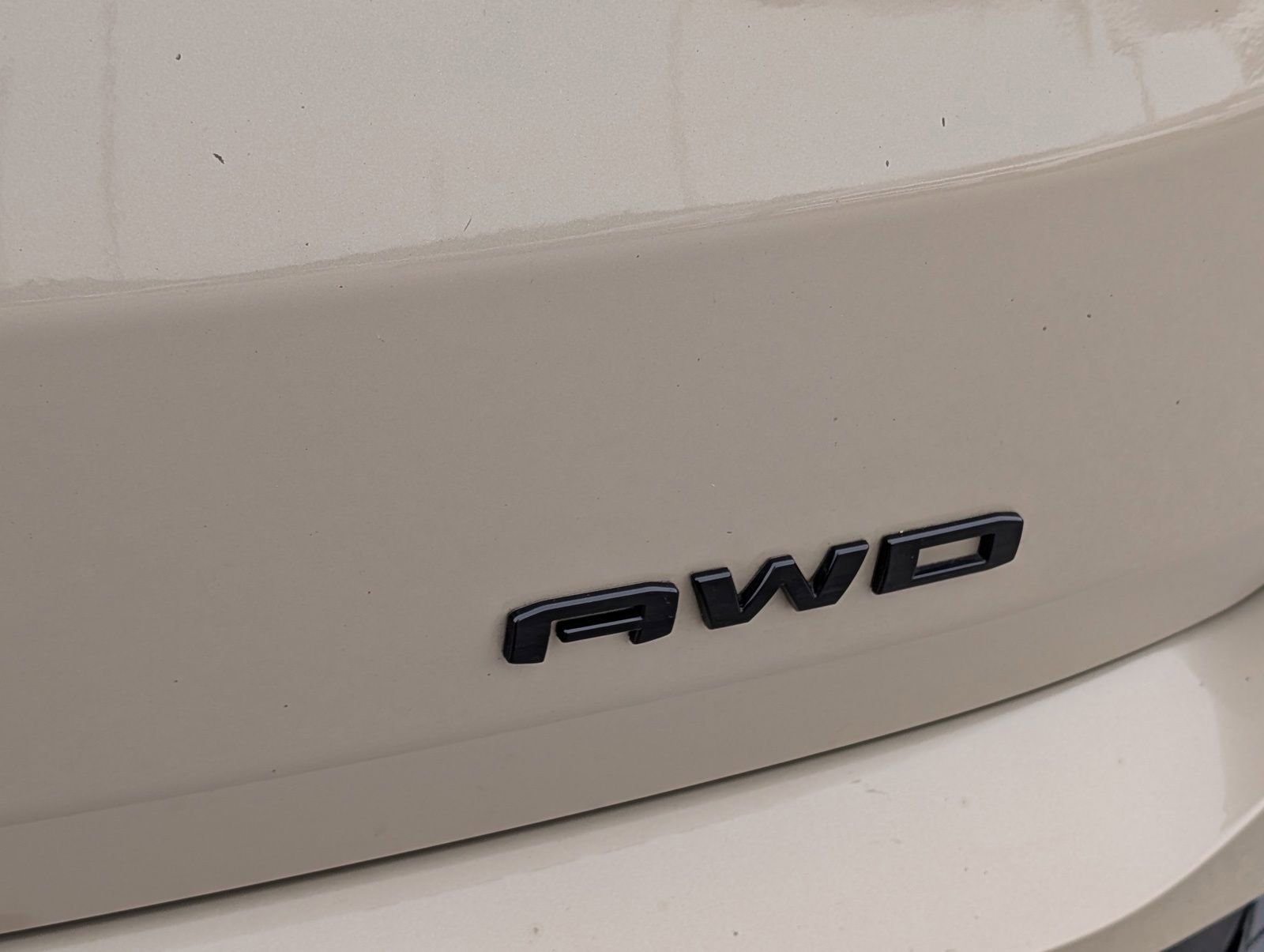 Used 2023 GMC Terrain SLE w/ Driver Convenience Package AWD/4WD image 3
