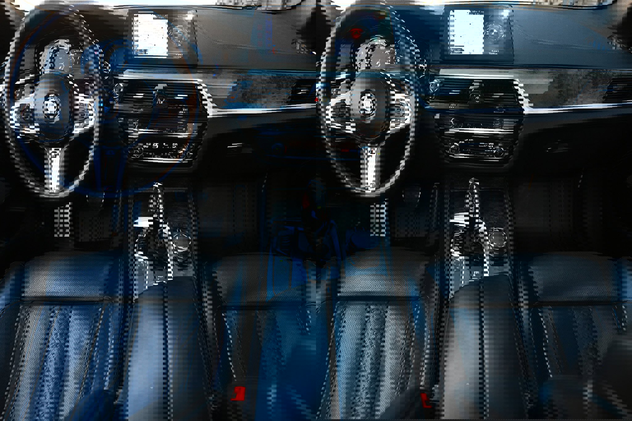 Used 2017 BMW 540i xDrive image 2