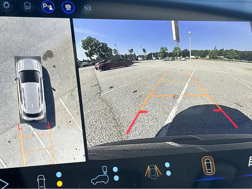 New 2027 Chevrolet Bolt RS FWD image 34