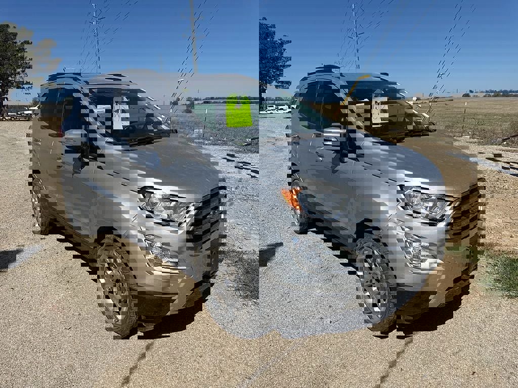 Used 2021 Ford EcoSport SE w/ SE Convenience Package image 3