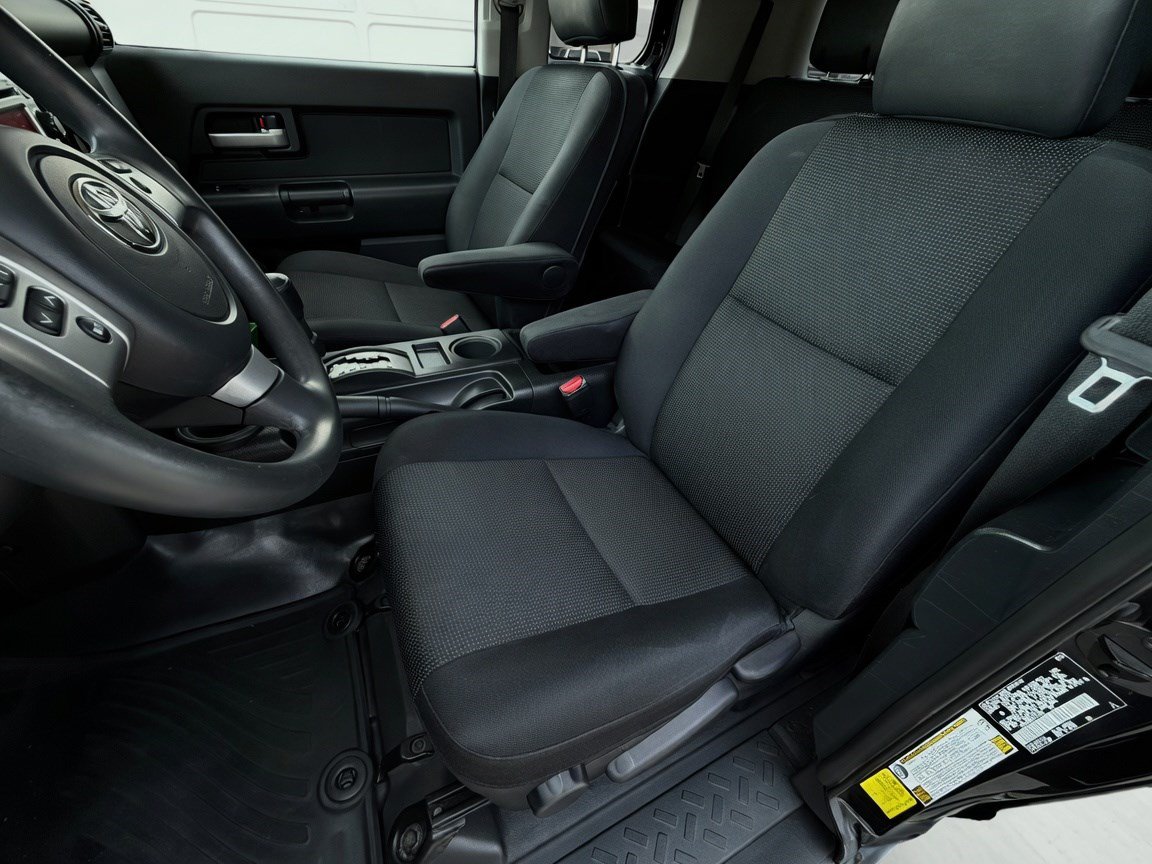 Used 2012 Toyota FJ Cruiser 4WD w/ Convenience Pkg image 11