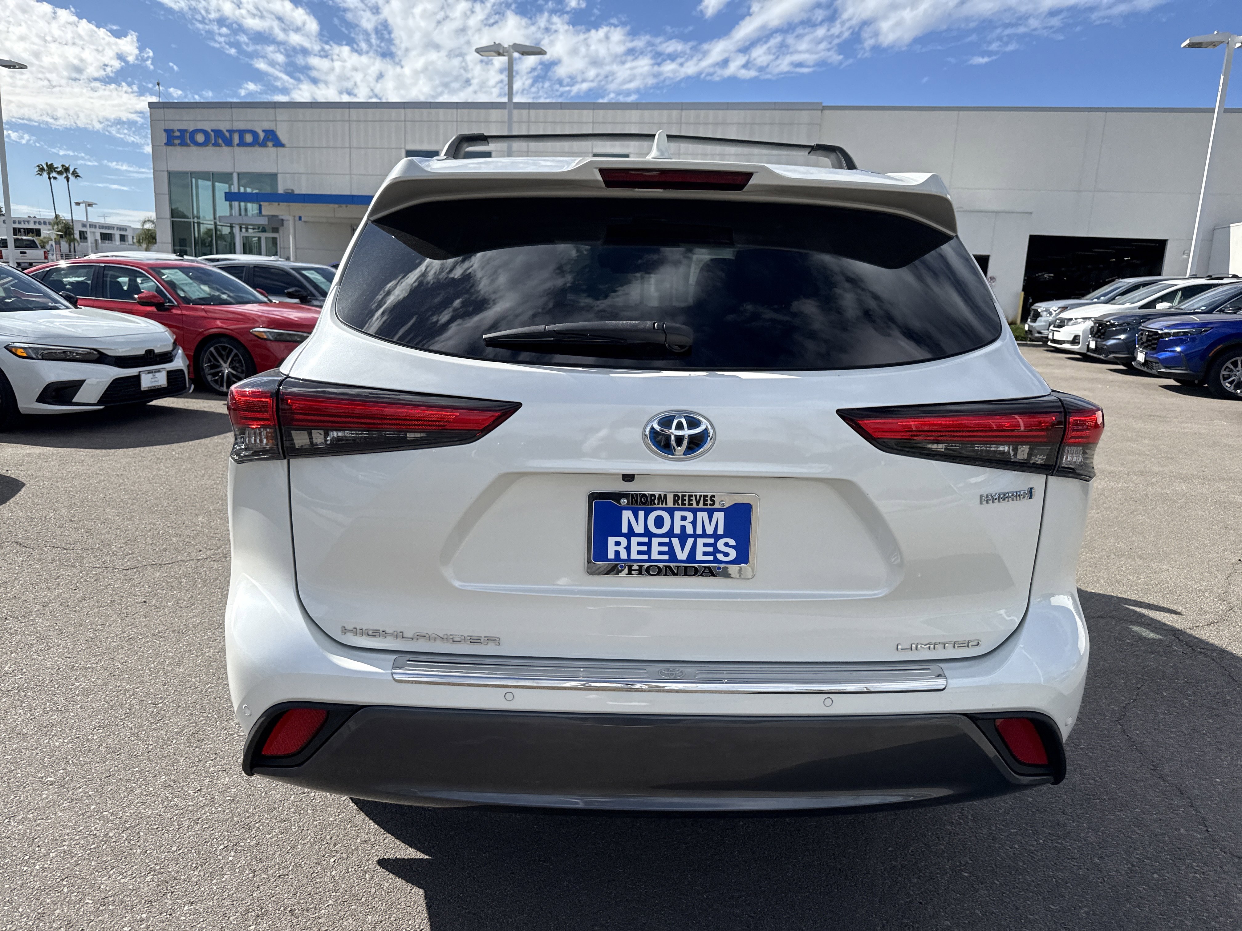 Used 2020 Toyota Highlander Limited image 4