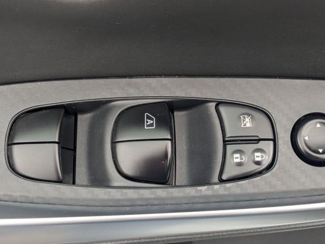 Used 2025 Nissan Sentra SR FWD image 12