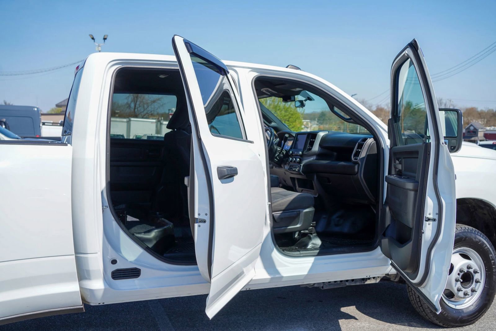 Used 2024 RAM 3500 Tradesman image 18