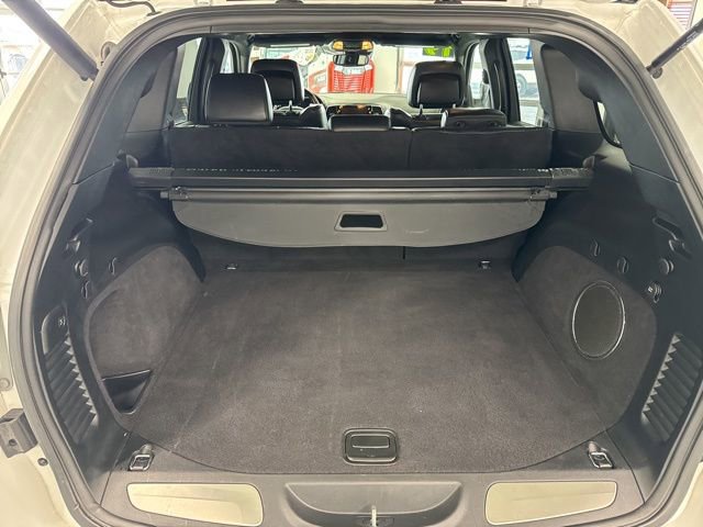 Used 2019 Jeep Grand Cherokee Overland w/ Jeep Active Safety Group image 10