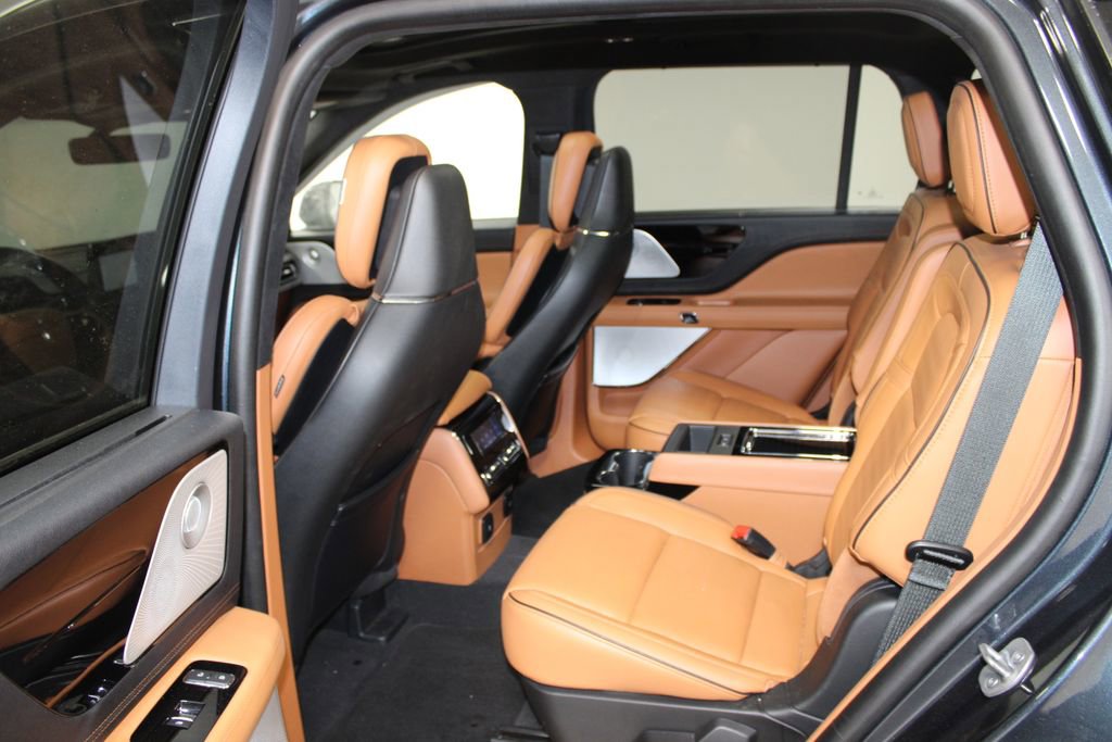 Used 2023 Lincoln Aviator Black Label w/ Dynamic Handling Package image 19