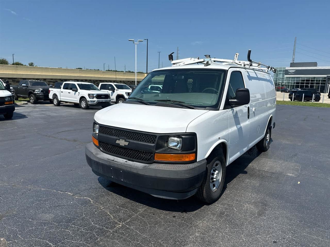 Used 2017 Chevrolet Express 2500 RWD image 4