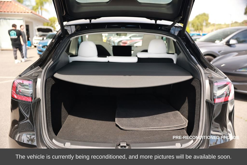 Used 2024 Tesla Model Y Performance image 38