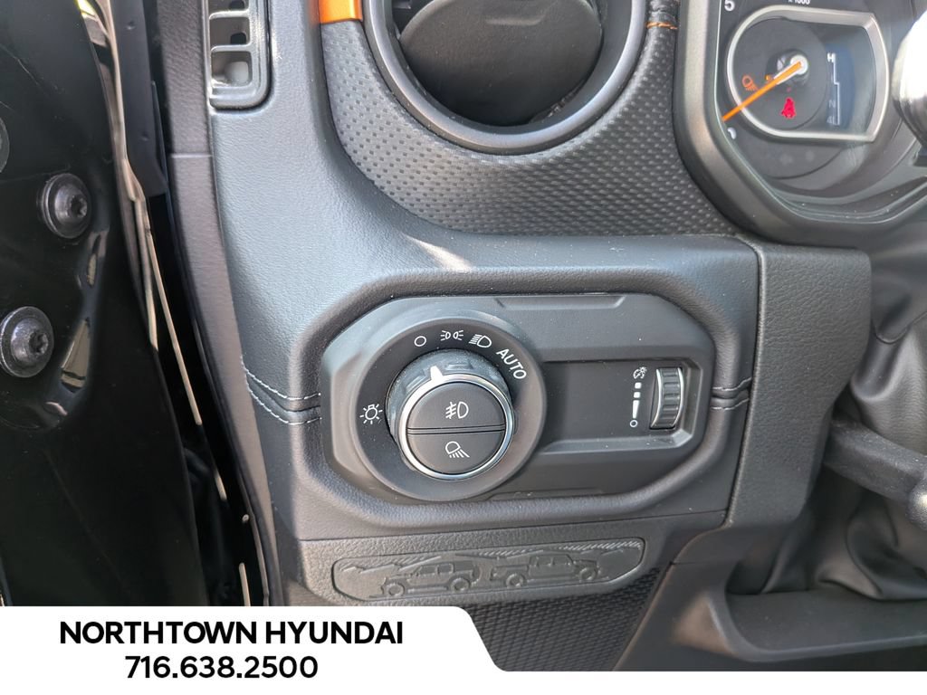 Used 2026 Jeep Gladiator Mojave AWD/4WD image 27