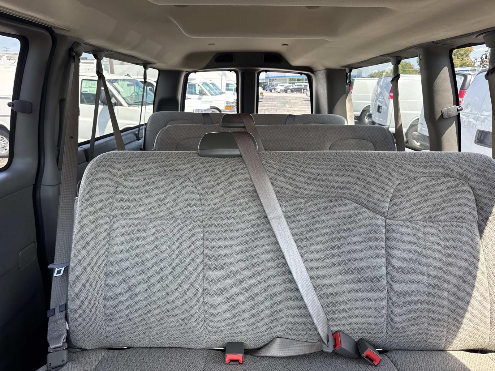New 2026 Chevrolet Express 3500 LS w/ Chrome Appearance Package RWD image 19