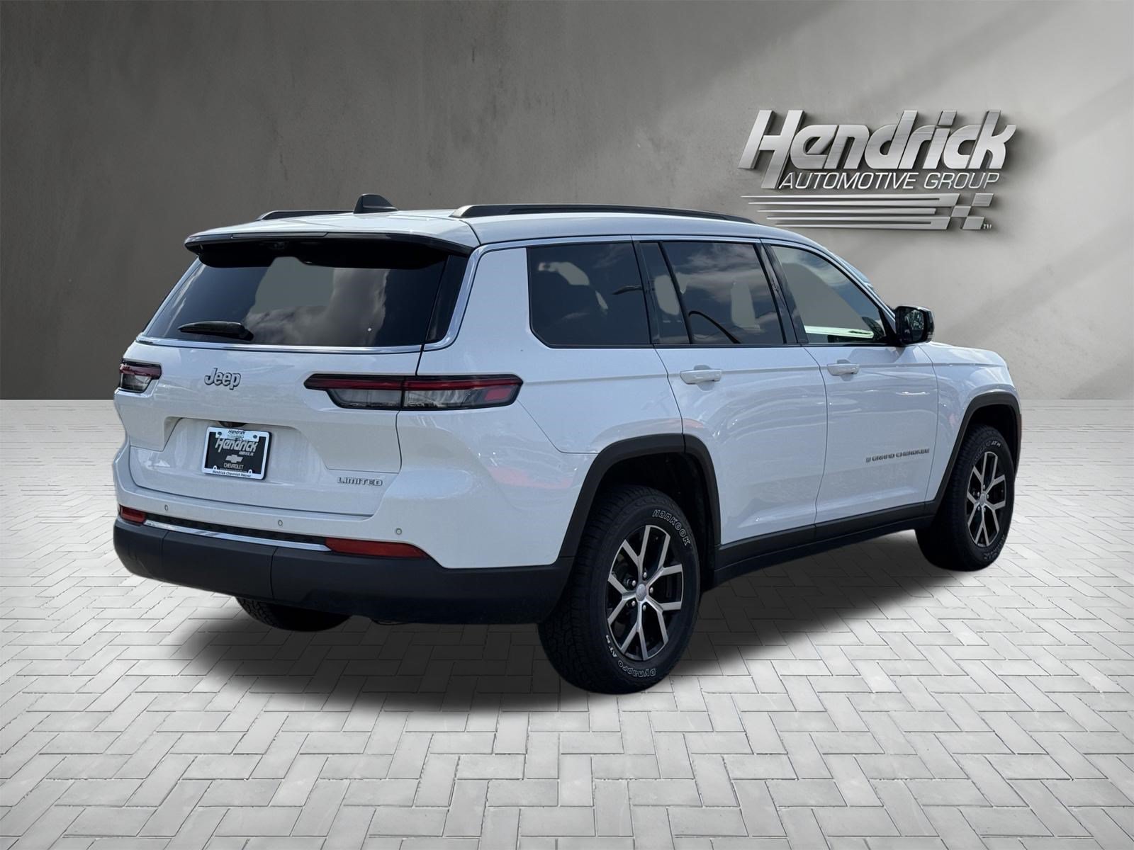 Used 2024 Jeep Grand Cherokee L Limited w/ Luxury Tech Group II RWD image 10