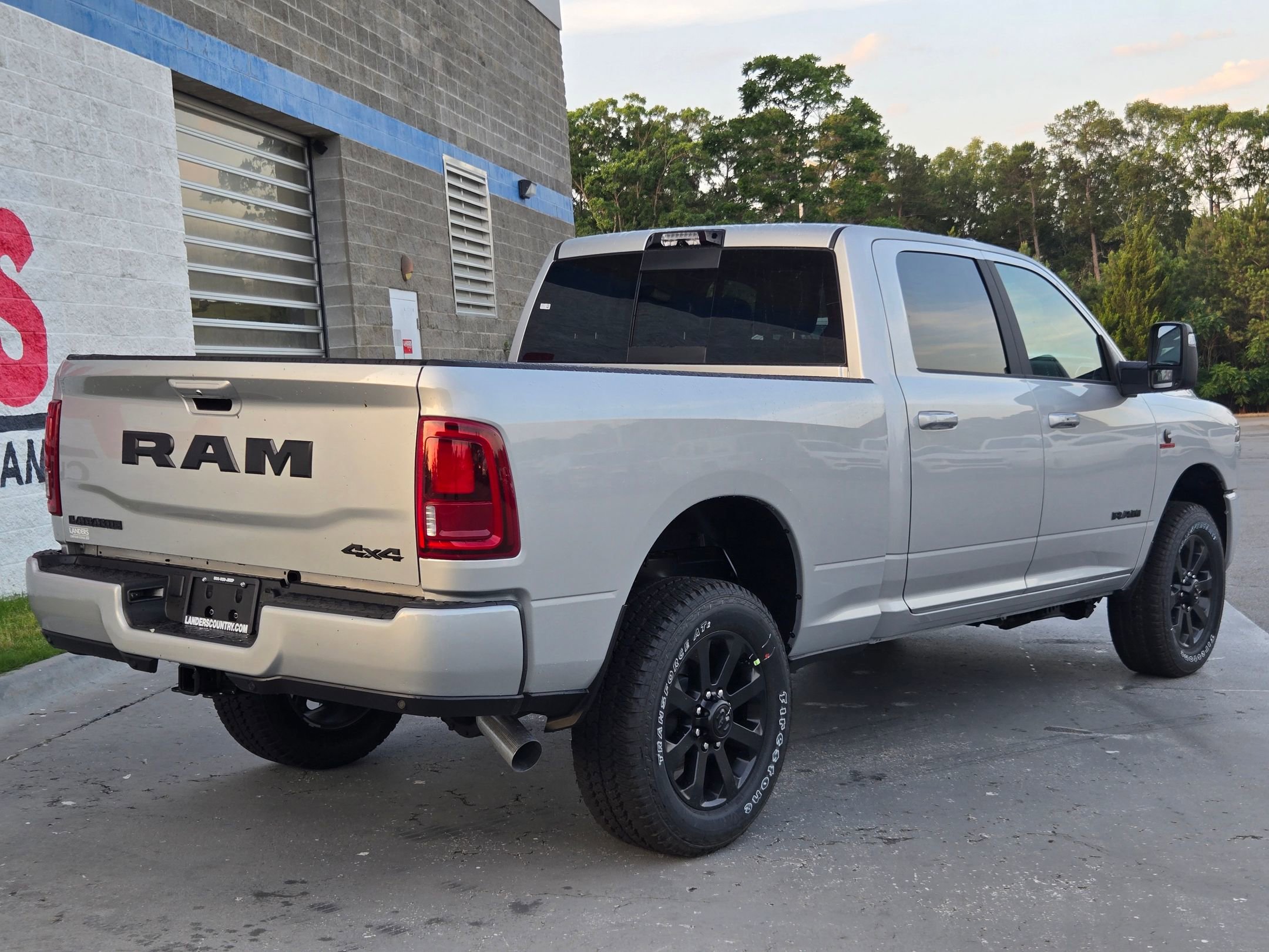 New 2026 RAM 2500 Laramie AWD/4WD image 7