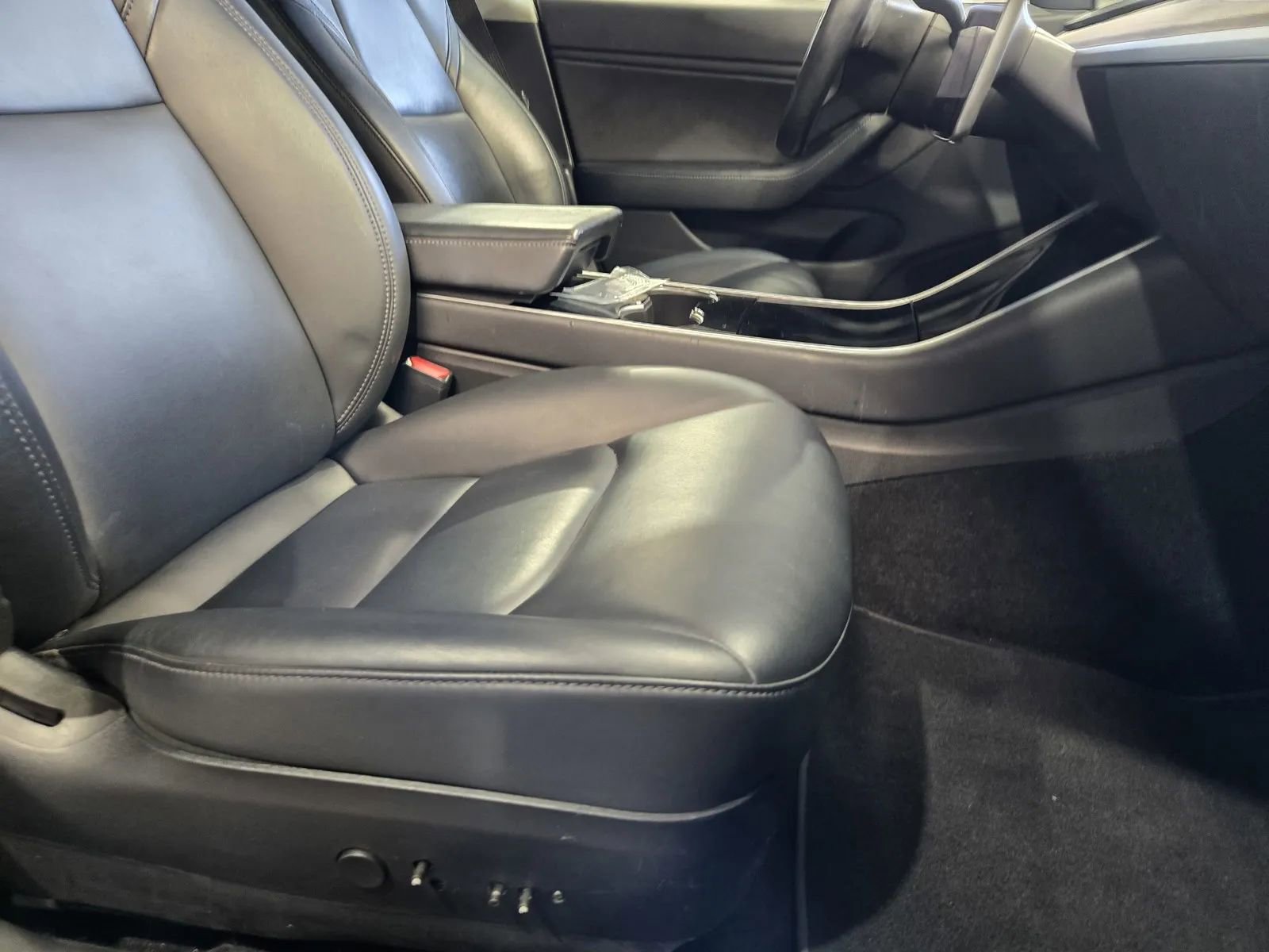 Used 2018 Tesla Model 3 Mid Range RWD image 7