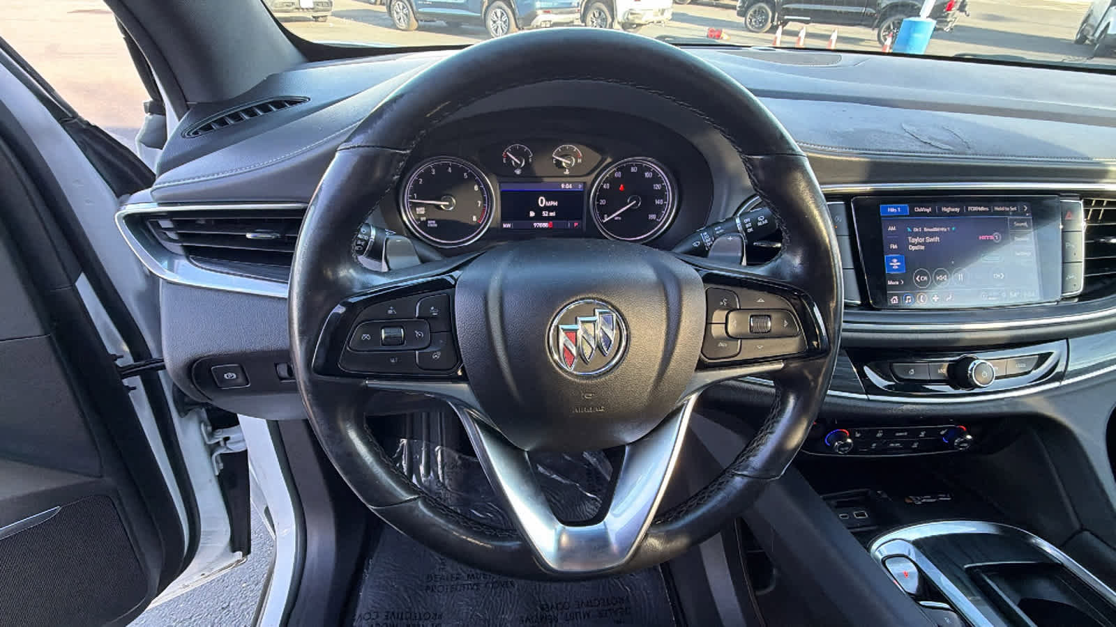 Used 2022 Buick Enclave Essence image 18