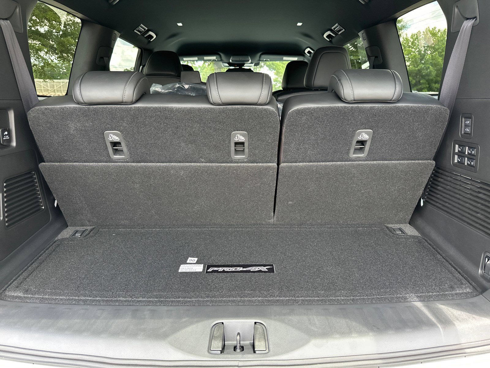 New 2025 Nissan Armada PRO-4X AWD/4WD image 18